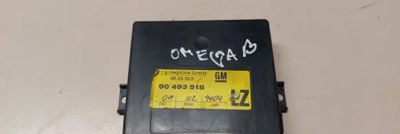 Opel Omega B1 Immobilizer control unit/module 90493518