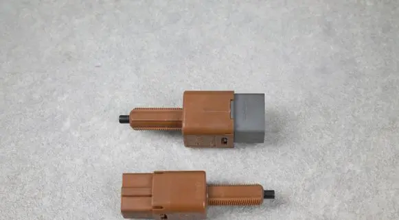 Nissan Note (E12) Brake pedal sensor switch