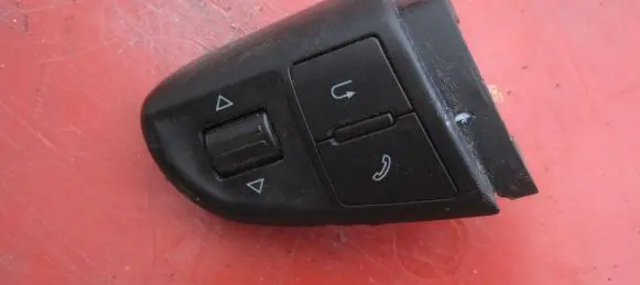 Skoda Octavia Mk2 (1Z) Steering wheel buttons/switches 3T0959538E