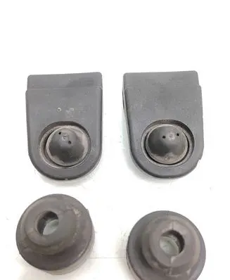 Radiator mount bracket