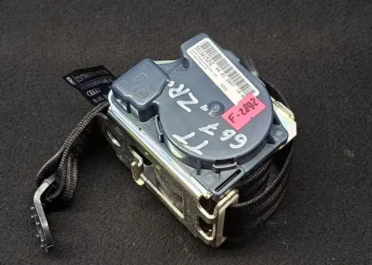 Audi TT TTS Mk2 Rear seatbelt 8J8857806B