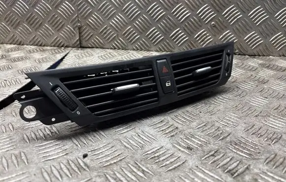 BMW X1 E84 Dash center air vent grill 2991235 1697010 2991681