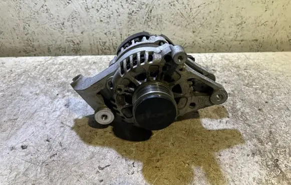 KIA Sportage Generator/alternator 373002U200 135V150A 61005074