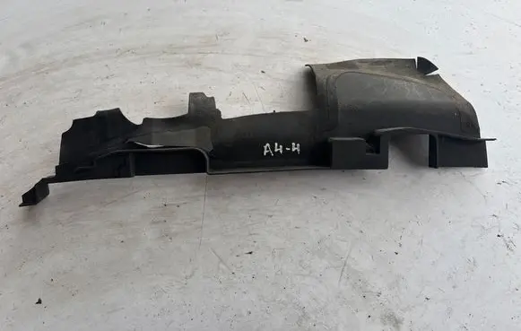 Audi A4 S4 B6 8E 8H Intercooler air guide/duct channel 8E0121284J