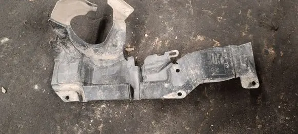 BMW 3 E90 E91 Front underbody cover/under tray 7131711