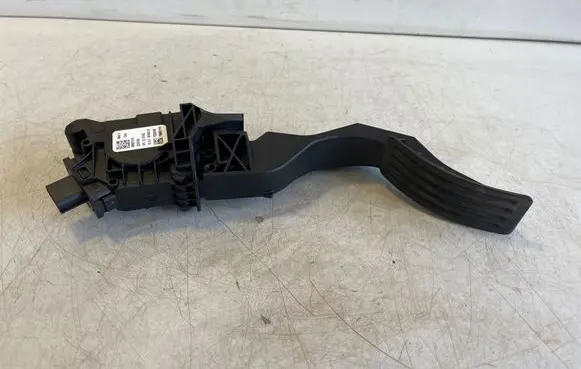 Polestar 2 Accelerator throttle pedal 32264189