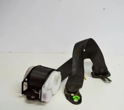 Middle seatbelt (rear)