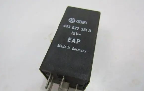 Volkswagen PASSAT B4 Other relay 443927351B