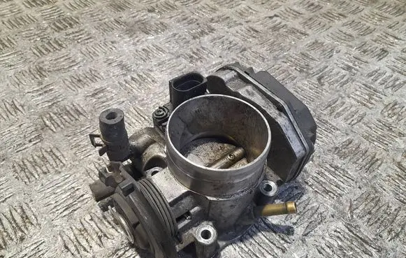 Audi A3 S3 8L Throttle valve 06a133064j