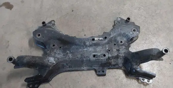 Toyota RAV 4 (XA40) Front subframe