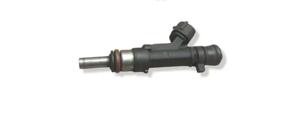 Audi A6 S6 C6 4F Fuel injector 06E133551