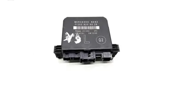 Mercedes-Benz C W203 Door control unit/module 2038206526