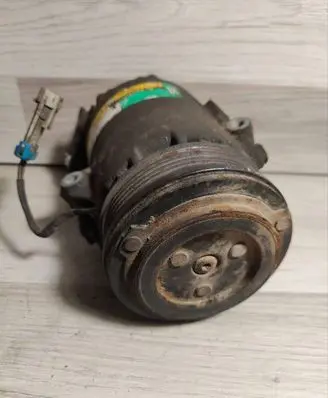 Opel Zafira A Air conditioning (A/C) compressor (pump) 6561047