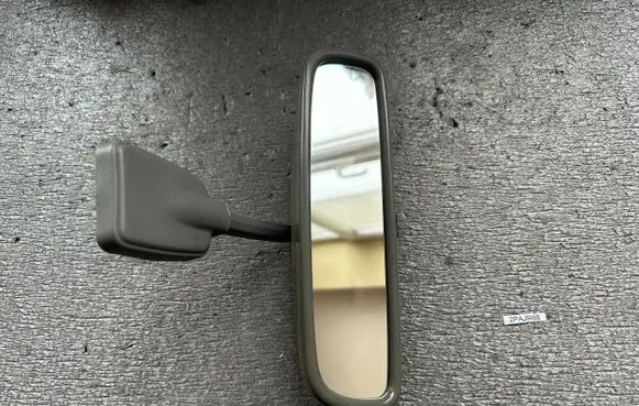 Mitsubishi Pajero Rear view mirror (interior) MB777229