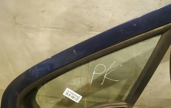 Peugeot 307 Front door vent window glass four-door AS2