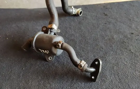 Opel Corsa D Oil breather separator 55185372