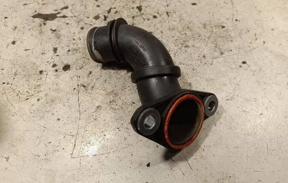 Nissan X-Trail T32 Engine coolant pipe/hose P1001668