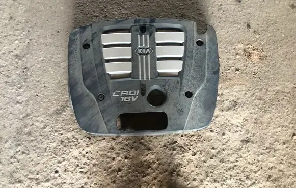 KIA Sorento Engine cover (trim)