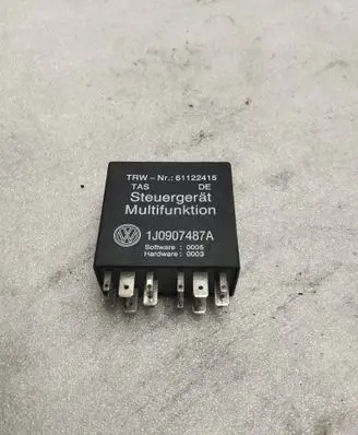 Volkswagen Golf IV Other relay 61122415 0005 1J0907487A