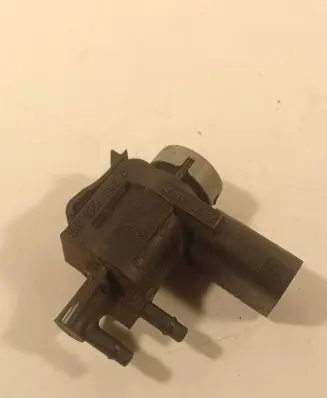 Volkswagen Touran I Turbo solenoid valve 1K0906283A