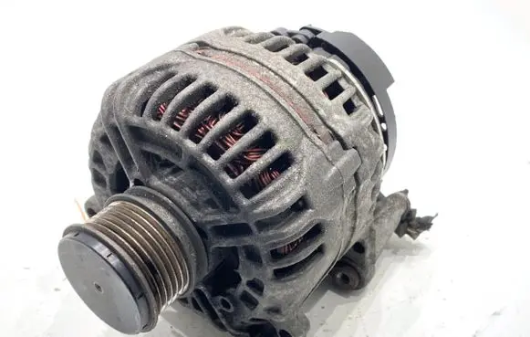 Volkswagen Golf V Generator/alternator 06F903023F