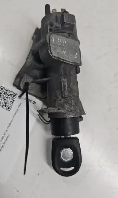 Volkswagen PASSAT B5 Ignition lock 4B0905851A