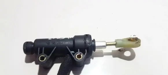 BMW X3 E83 Clutch master cylinder 21526759822
