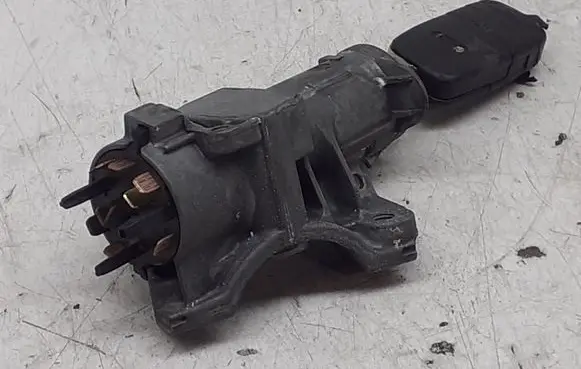 Audi A4 S4 B6 8E 8H Ignition lock 4B090581C