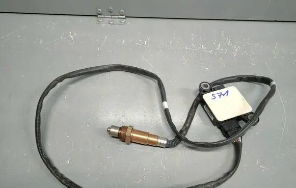 Volkswagen PASSAT B9 Lambda probe sensor 05L906261M
