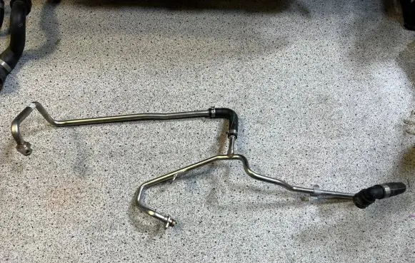 BMW X4M F98 Engine coolant pipe/hose 8091175