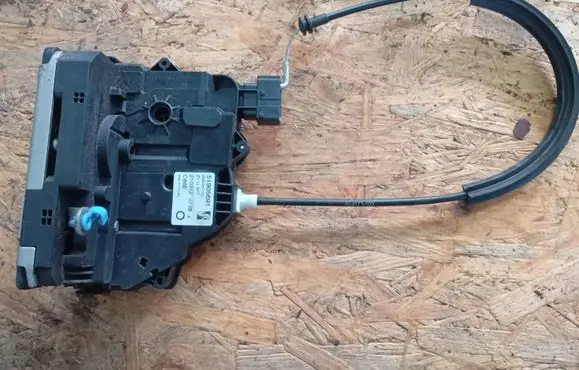 Fiat Grande Punto Front door lock 51905691 929000102 2103120738