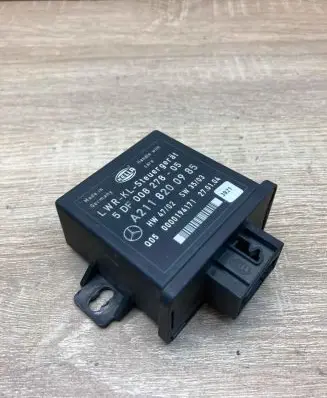 Mercedes-Benz E W211 Light module LCM A2118200985 5DF008278