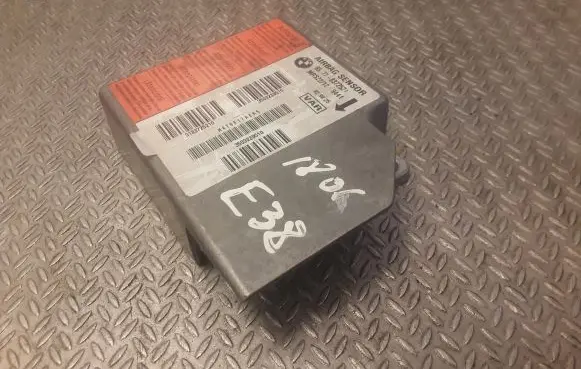 BMW 7 E38 Airbag control unit/module 8372521