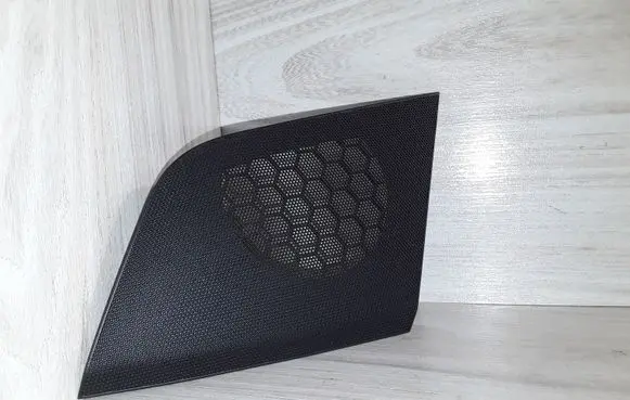 Side speaker trim/cover
