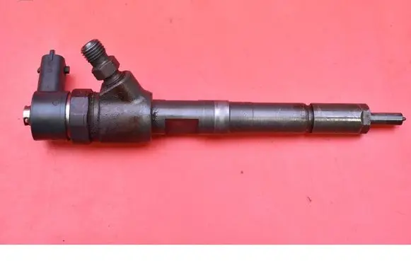 Opel Corsa D Fuel injector 0445110325