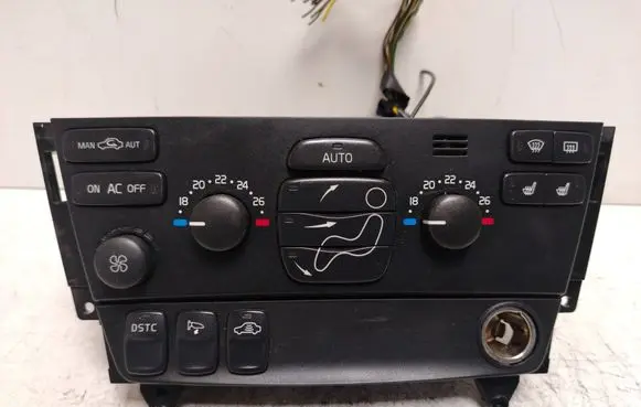 Volvo V70 Climate control unit 30746022 SN31375112 M4154300146