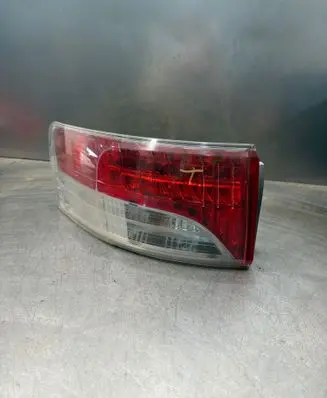 Toyota Avensis T270 Rear/tail lights 08051