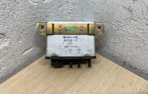 Audi A6 S6 C4 4A Other control units/modules 893919173