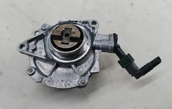 Peugeot 308 Vacuum pump 757081380