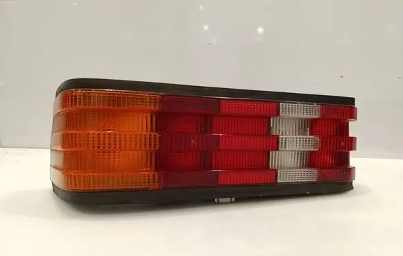 Mercedes-Benz 190 W201 Rear/tail lights 53352R7