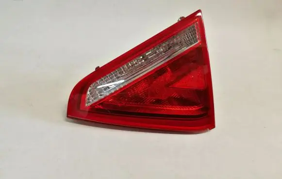 Audi A5 8T 8F Tailgate rear/tail lights 8T0945094