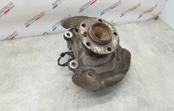 BMW 4 F32 F33 Front wheel hub 6799098