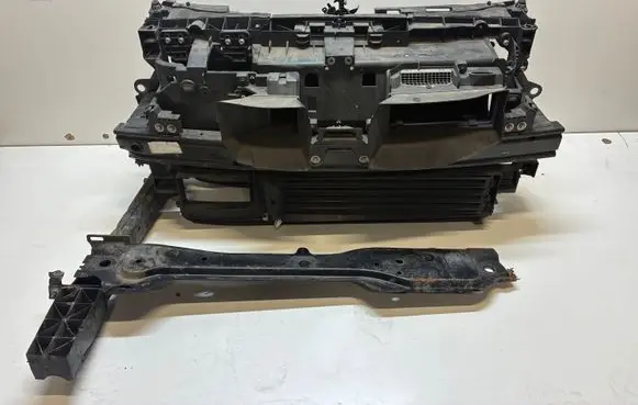 Renault Megane IV Radiator support slam panel 