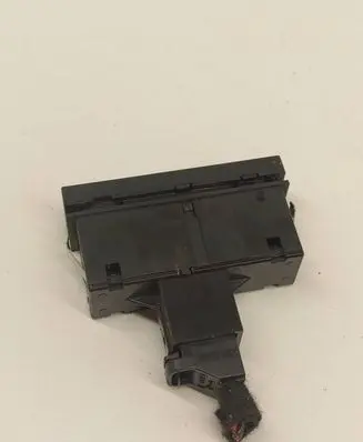 Audi A6 S6 C6 4F Hazard light switch 4F0941509 9751216 16005S