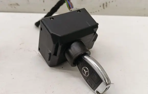 Mercedes-Benz CLA C117 X117 W117 Ignition lock A2469054602