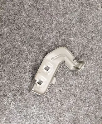 BMW 4 F32 F33 Fender mounting bracket 7255822
