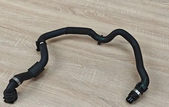 BMW 8 G16 Engine coolant pipe/hose 8678508