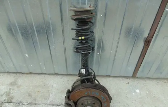 Mini One - Cooper Coupe R56 Front wheel hub spindle knuckle