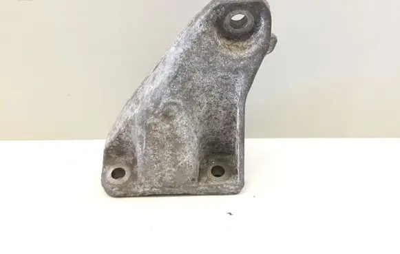 BMW 1 F20 F21 Engine mounting bracket 73681310DE