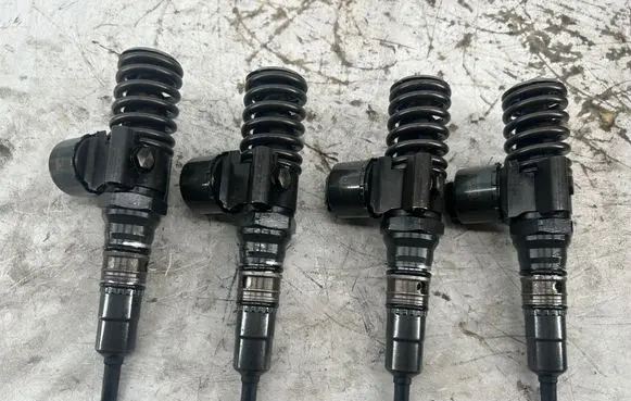 Skoda Superb B6 (3T) Fuel injectors set 0414720404 03G130073G